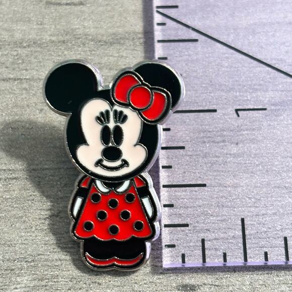 Disney Parks Cast Member Exclusive Mini Pin Minnie Mouse Trading Pin Collection - Picture 2 of 3
